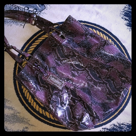 B Makovsky 100% Genuine Leather Shoulder Bag. Your best carry-on travel bestie ❤ - Picture 1 of 6